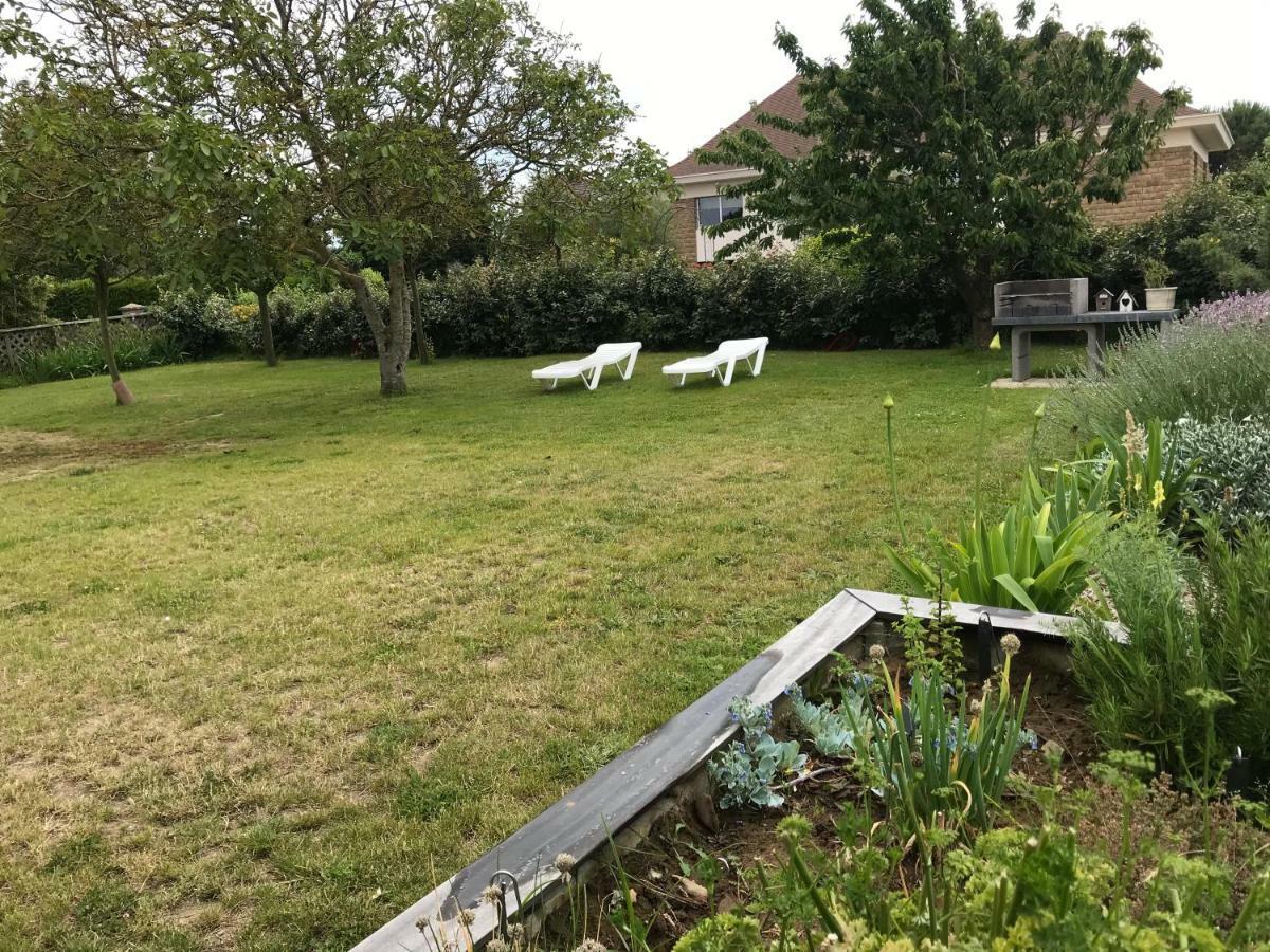 Gite Des Falaises De Champeaux Exterior foto